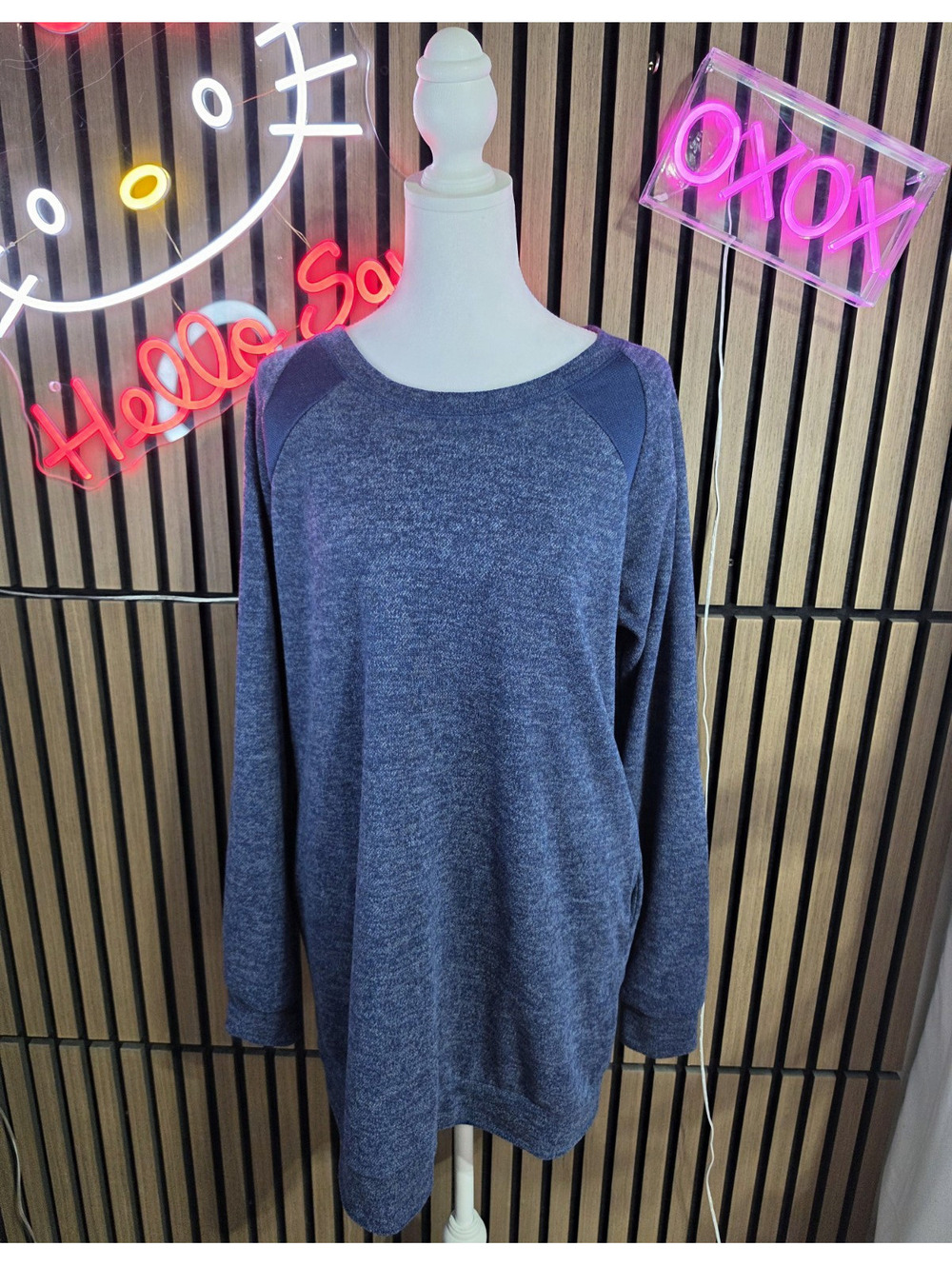 Acting Pro Women's Crewneck Pullover Sweatshirt Blue Raglan Elbow Patch L